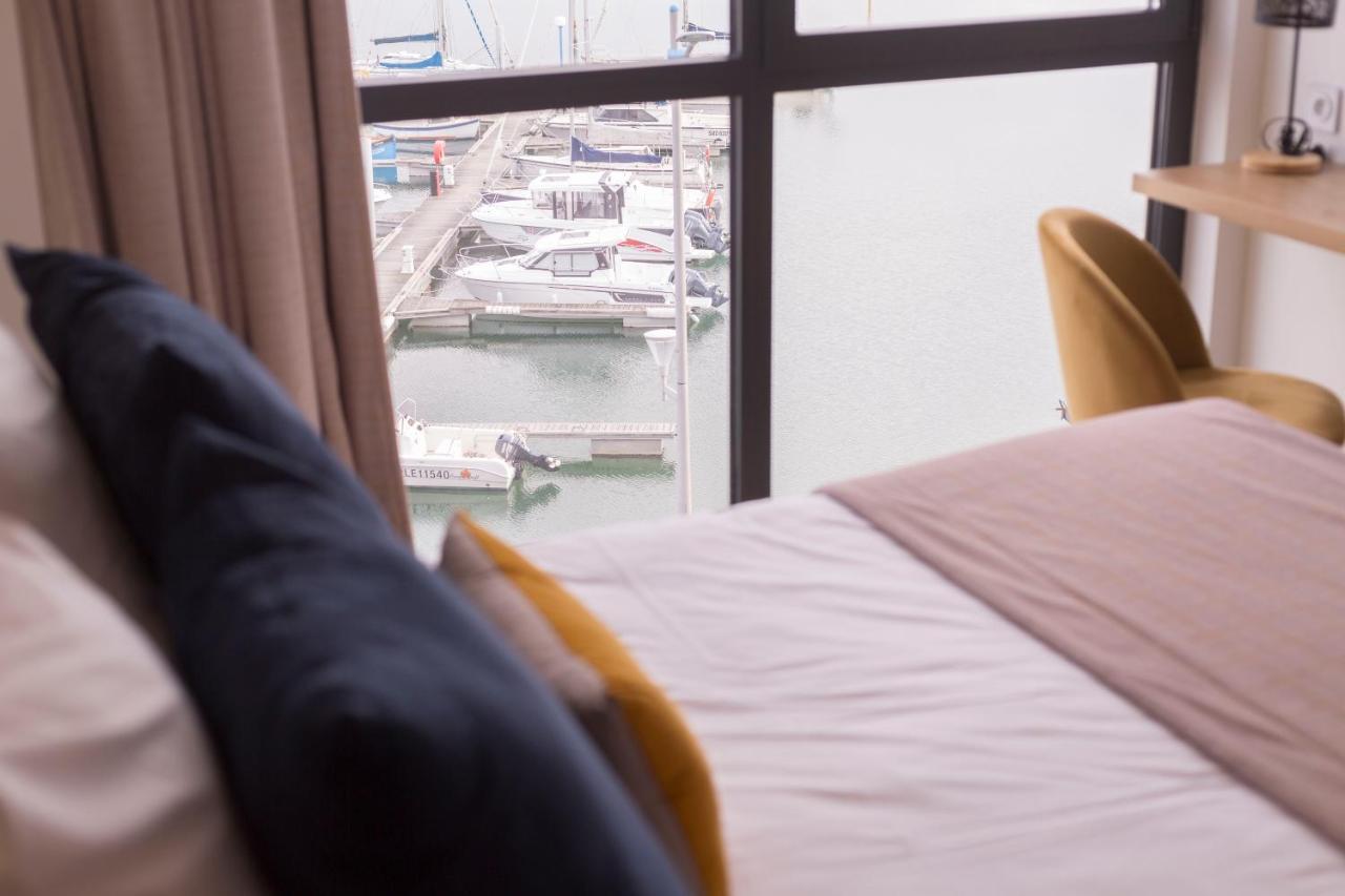 Le Nautica Hotel เปโรส กีเรค ภายนอก รูปภาพ