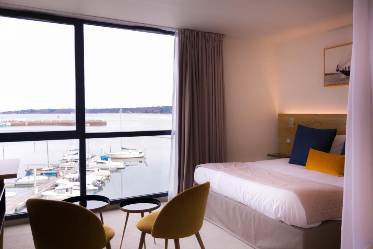 Le Nautica Hotel เปโรส กีเรค ภายนอก รูปภาพ