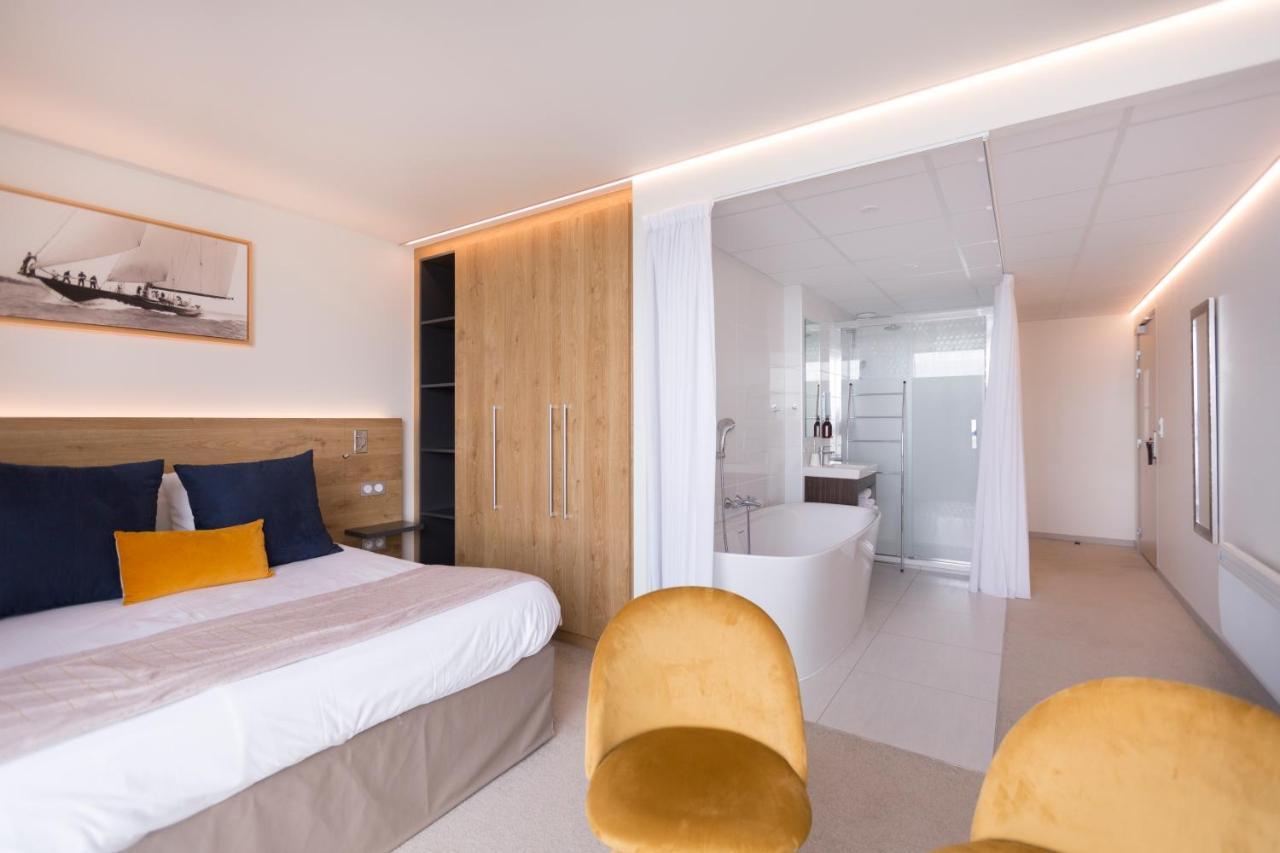 Le Nautica Hotel เปโรส กีเรค ภายนอก รูปภาพ