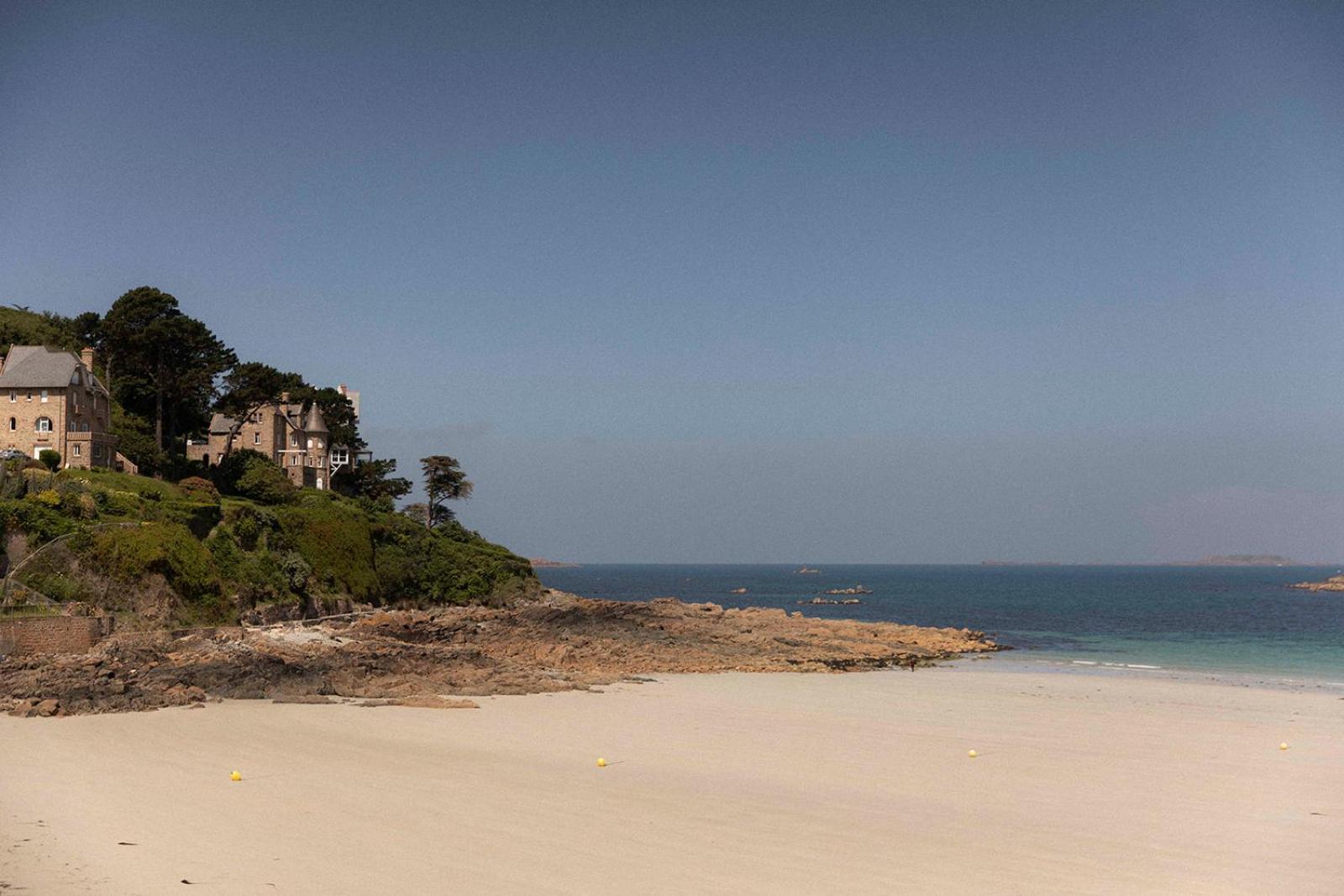 Le Nautica Hotel เปโรส กีเรค ภายนอก รูปภาพ